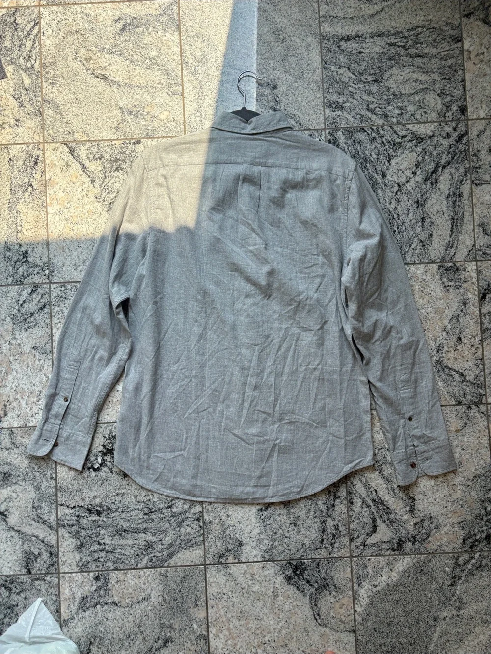 Men's Light Gray Button-Up Shirt - Classic Casual Style